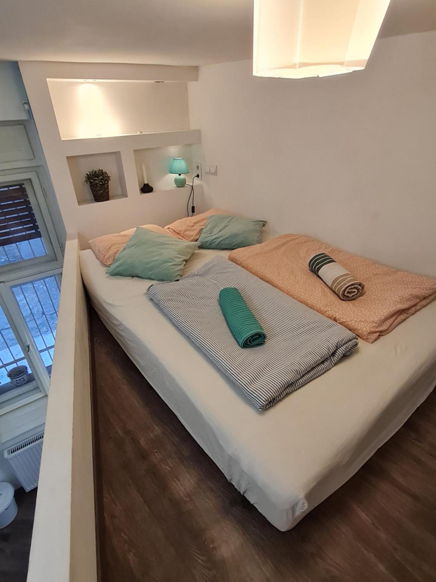 Turquoise Lofts Lejlighed Budapest Værelse billede